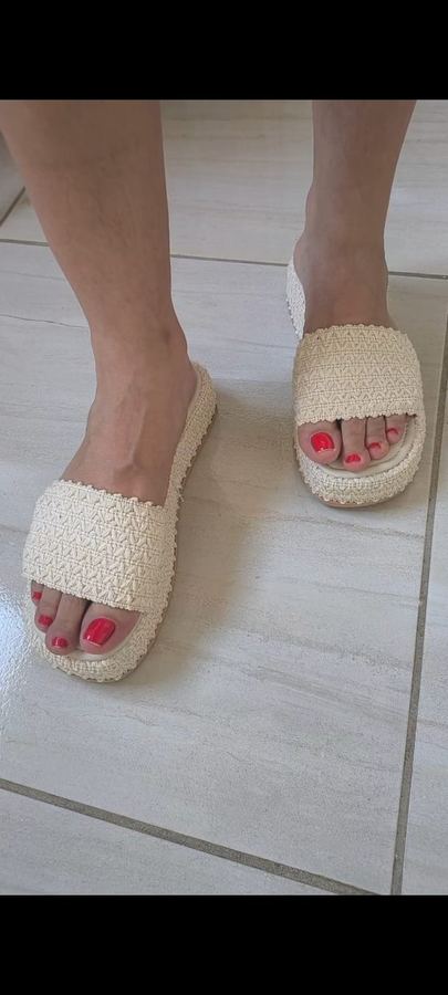 Sandália Papete Feminina com Tira Texturizada – Bege